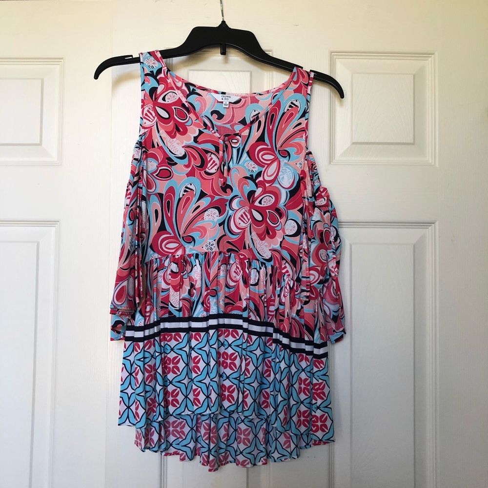 Crown & Ivy multi colored top, slightly longer in the back with open shoulders.